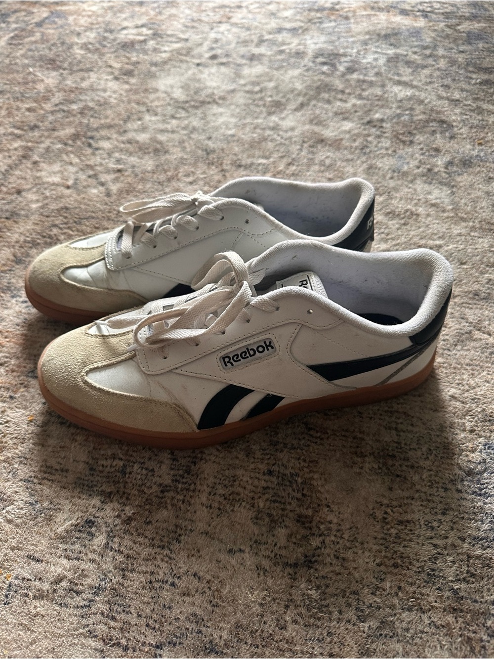 Reebok Men's White and Black Low-Top Athletic Sneakers